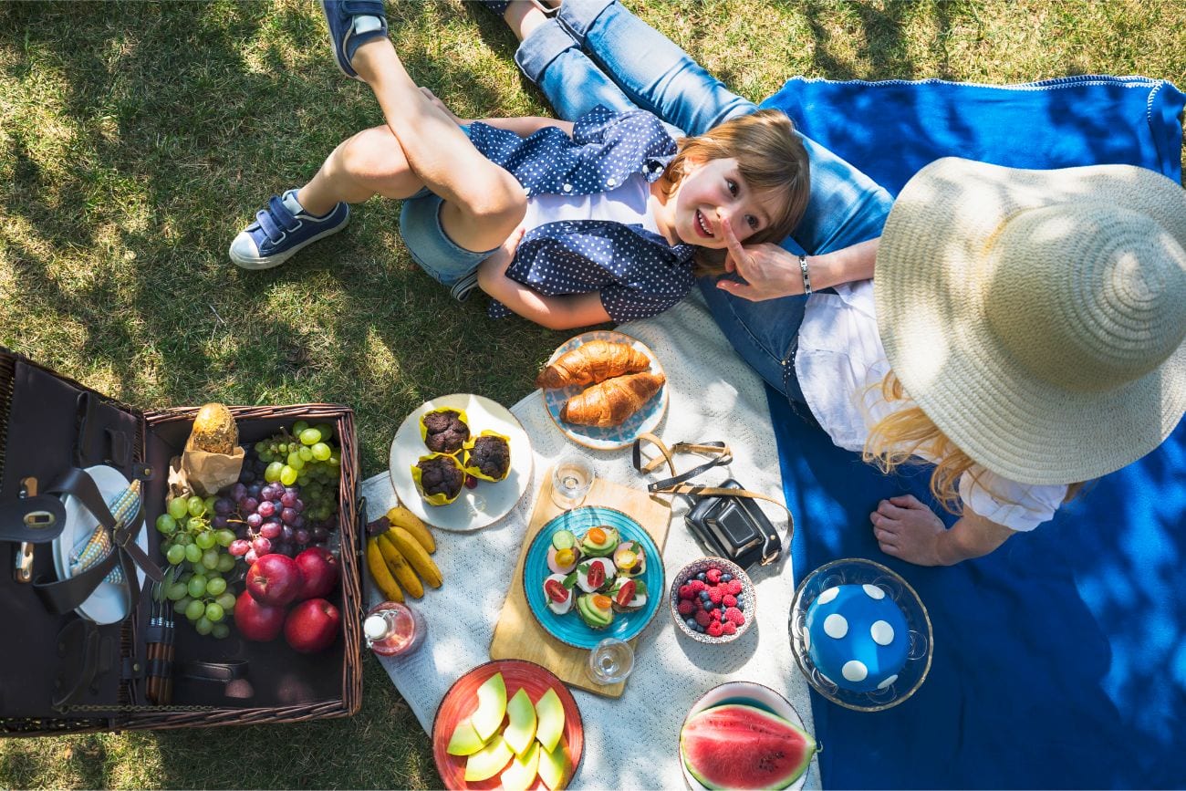 100 Things To Do In Singapore: Dive Into Unforgettable Experiences 58 Family Picnic