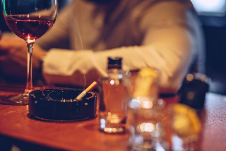 Can You Smoke in Singapore Bars? A Local’s Guide