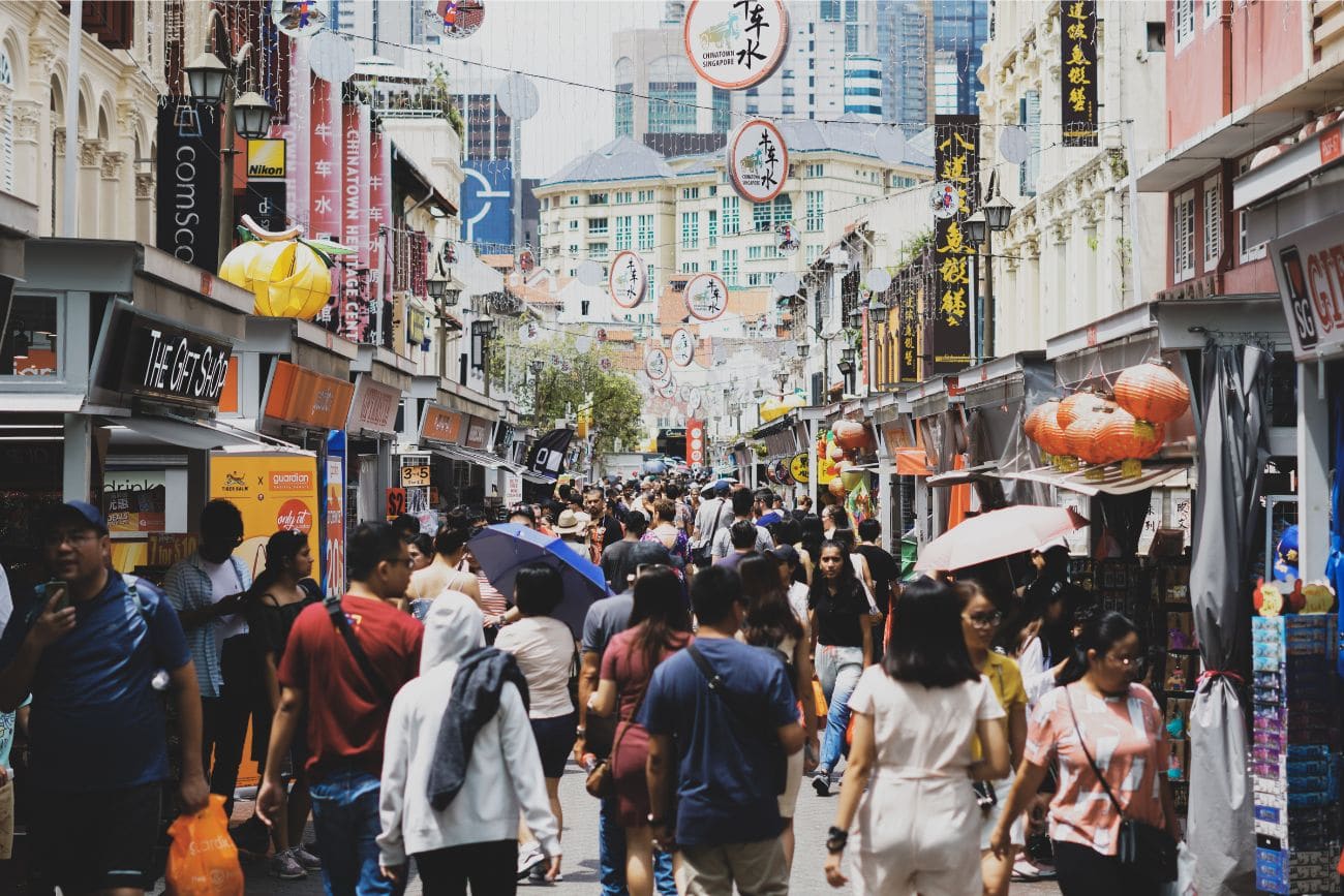 Worst Time To Visit Singapore: Tourist Advisories 6 Crowd Chinatown Sunny Weather Singapore