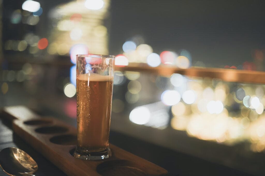 Drinking In Singapore: Your Guide To A Stress-Free Night Out 7 Beer LeVeL33 Bar Singapore
