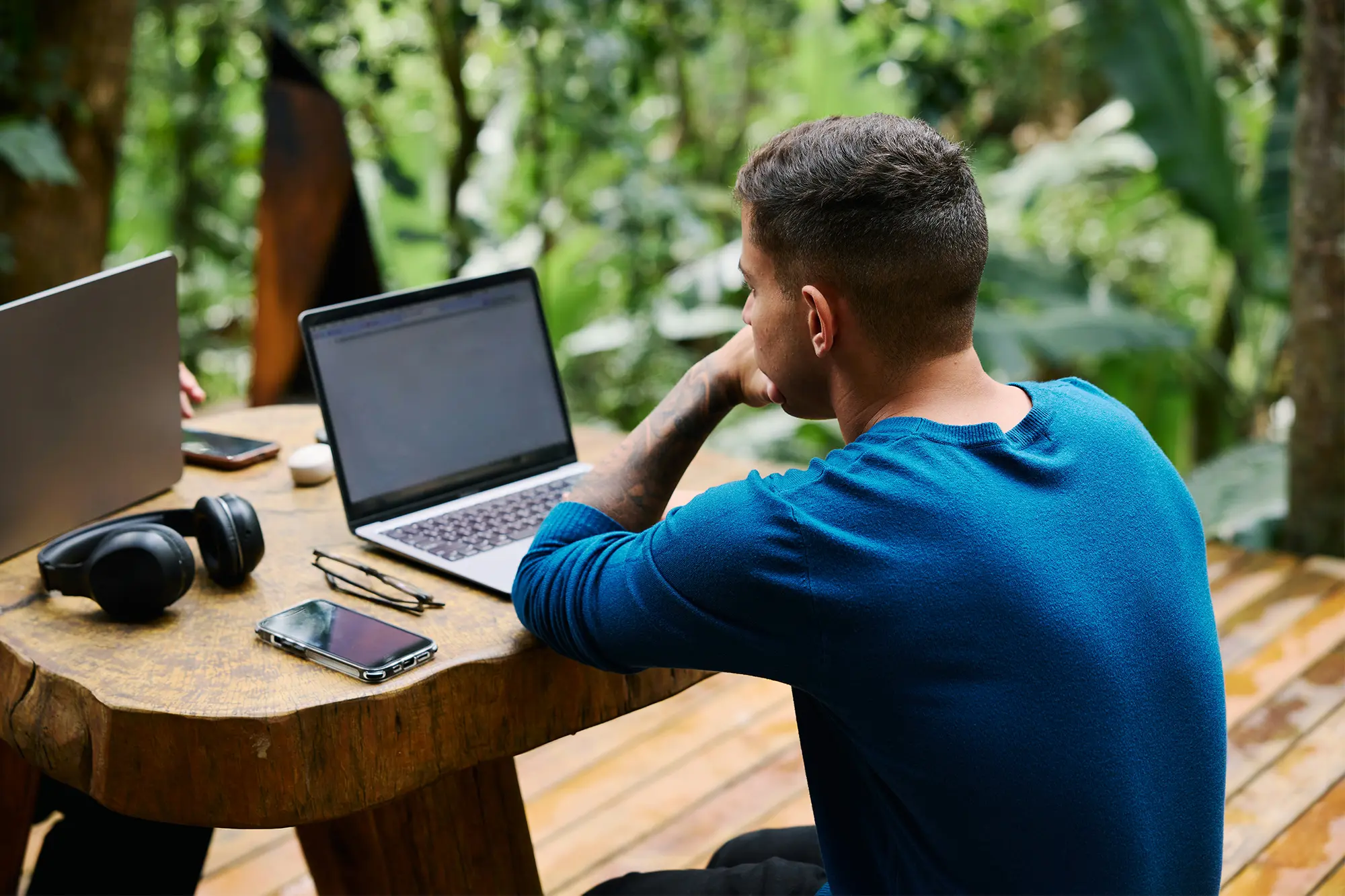 24 Singapore Laws That Tourists Need To Know 24 tourist work singapore 1