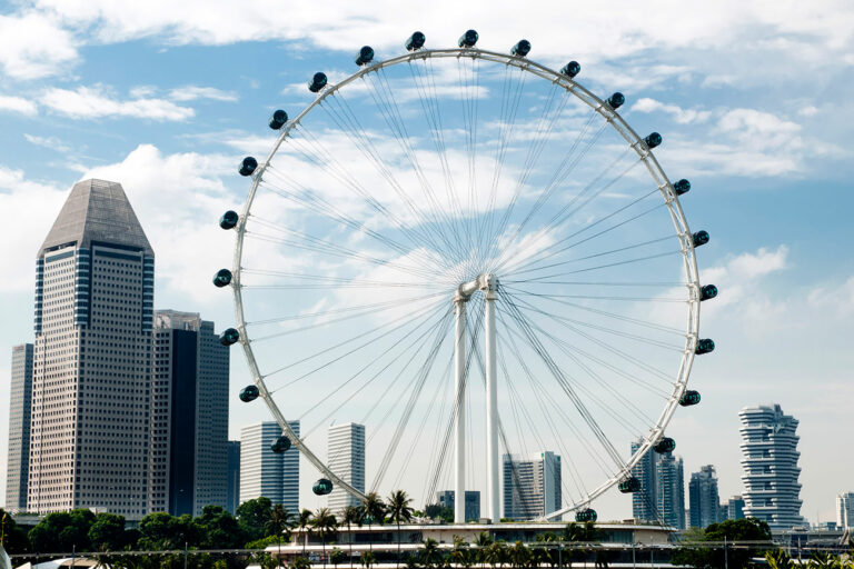 Singapore Flyer Ferris Wheel Skyline Marina Bay 768x512