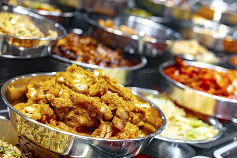 Singapore Food Etiquette: Key Rules for a Comfortable Trip